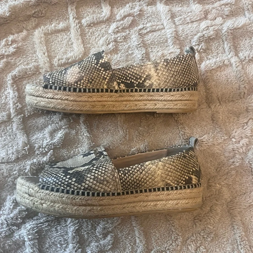DKNY 9 Cream and gratis green Espadrilles open tie